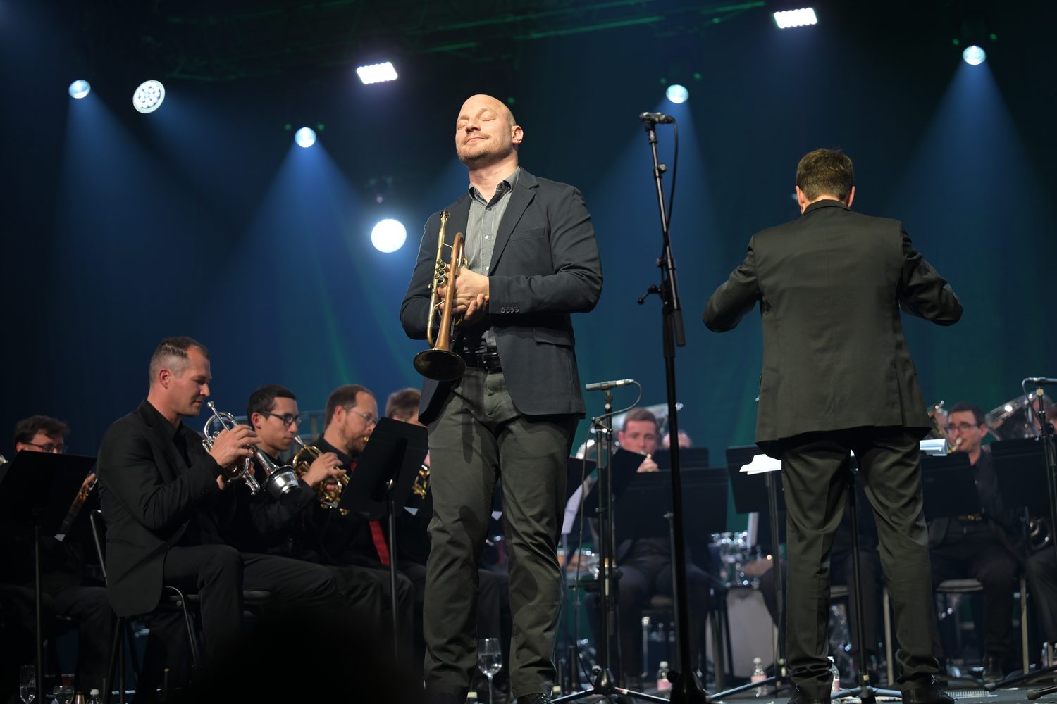 Adam Rapa à la trompette, en soliste avec le Brass Band Occitania à Limoux.